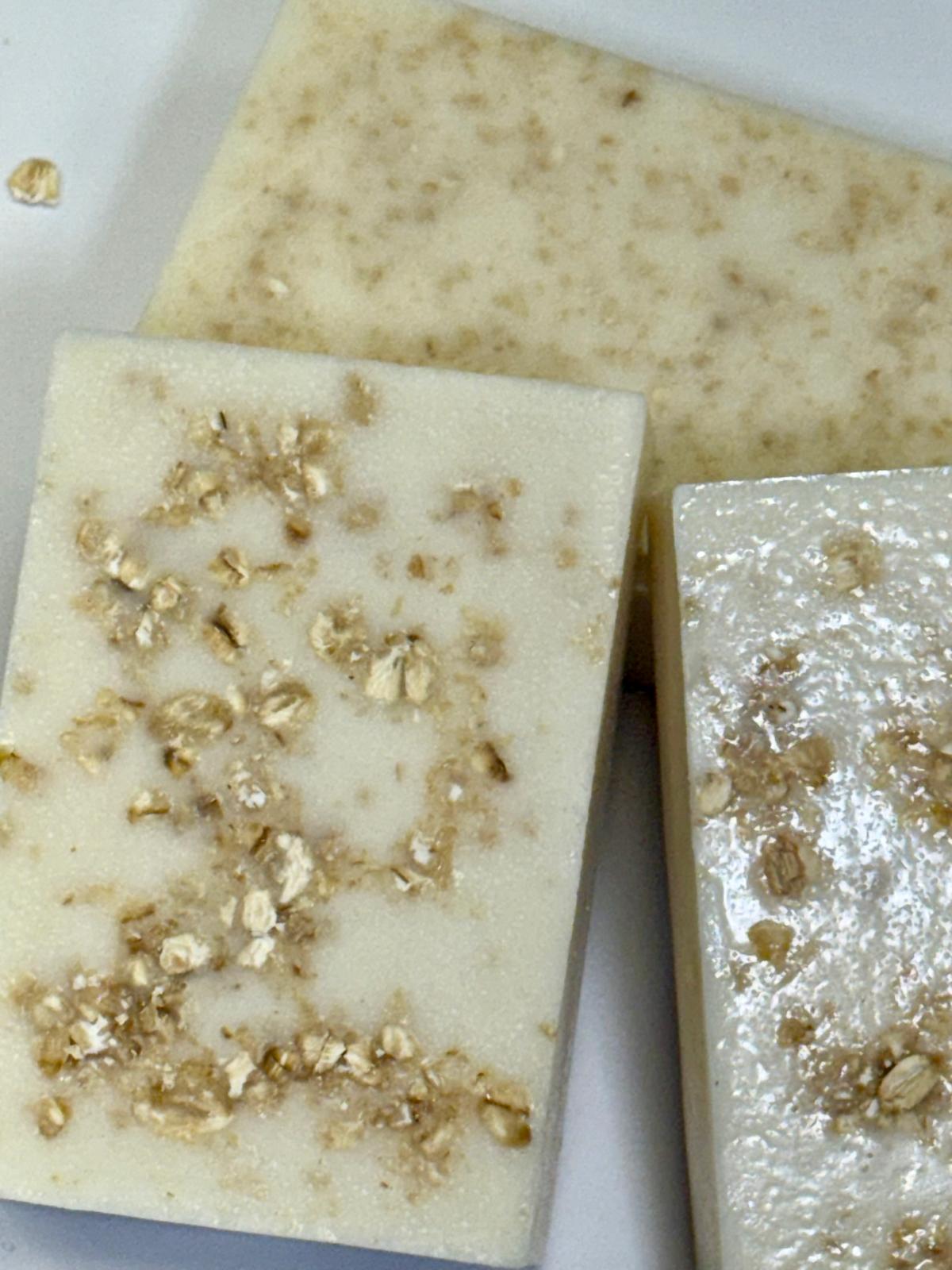 Oatmeal & Honey soap  🍯